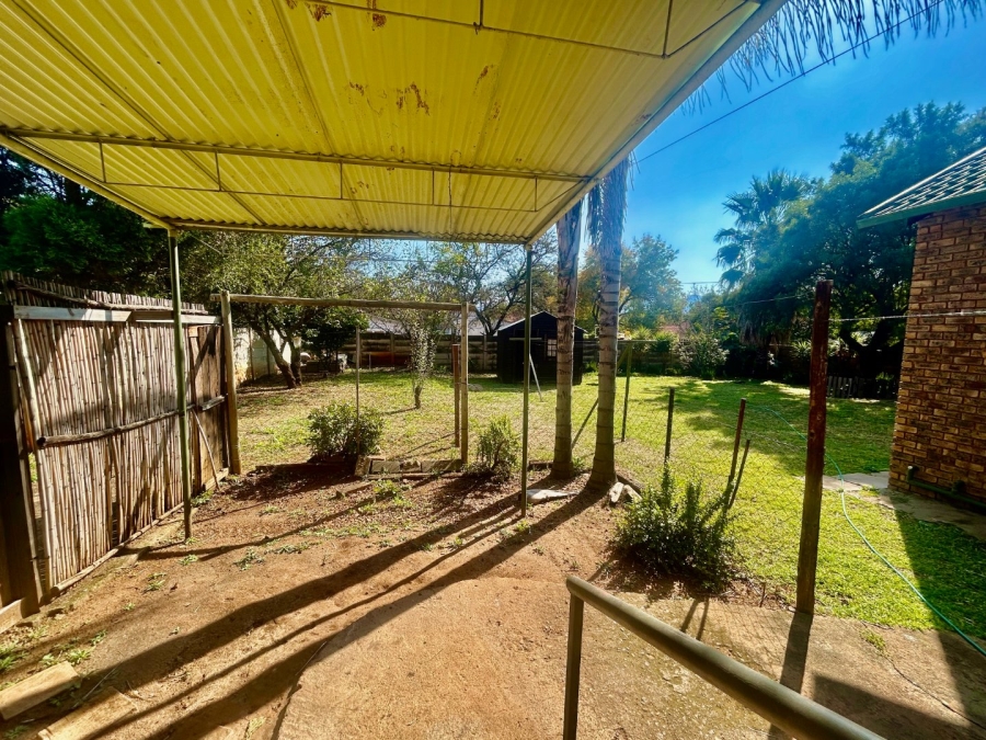 5 Bedroom Property for Sale in Ifafi North West